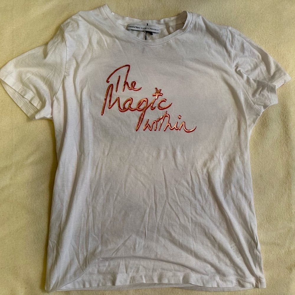 Charlotte Tilbury “Magic Within” Tee Small